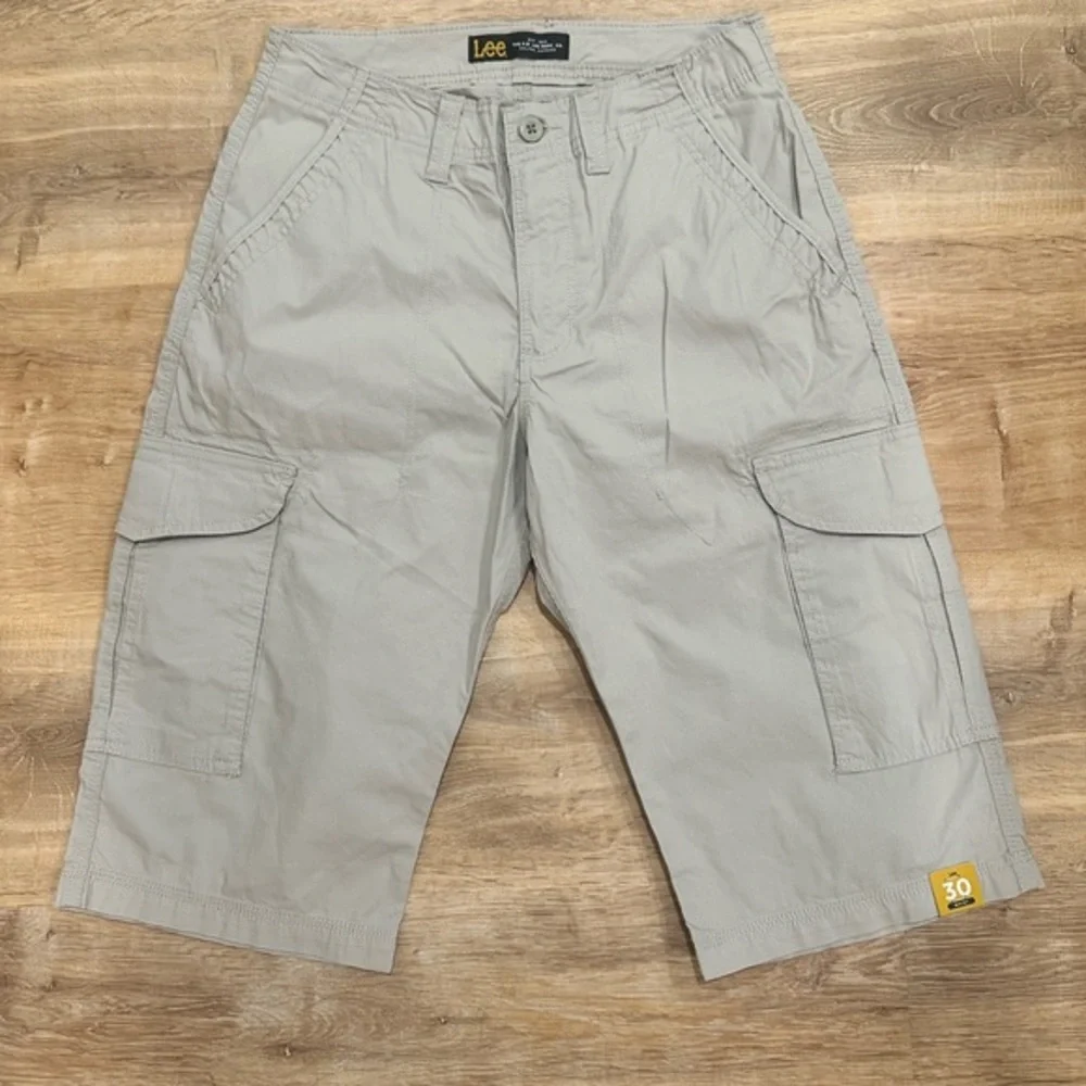 Lee Gray Cargo Shorts with Utility Design